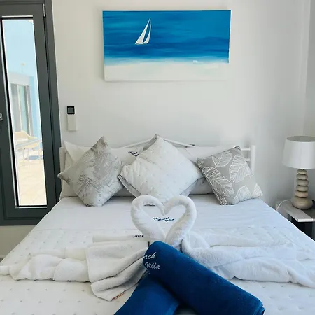 The Villa, Perigiali - Luxury Beachfront 니드리