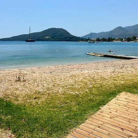 The Villa, Perigiali - Luxury Beachfront 니드리