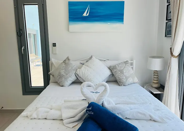 The Villa, Perigiali - Luxury Beachfront ニドリ