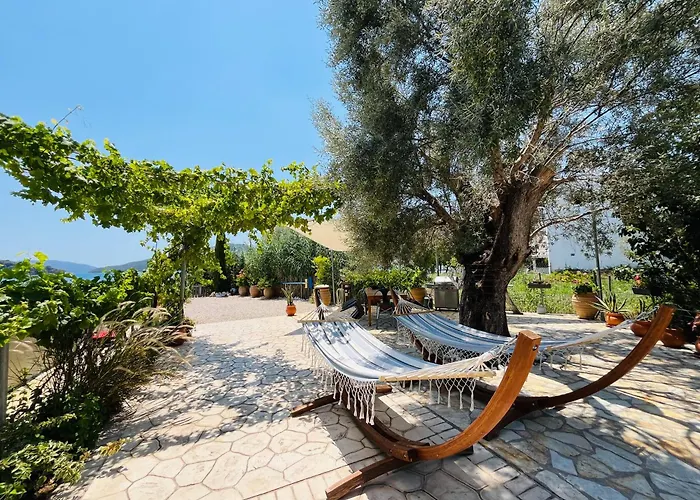 The Villa, Perigiali - Luxury Beachfront ヴィラ ニドリ