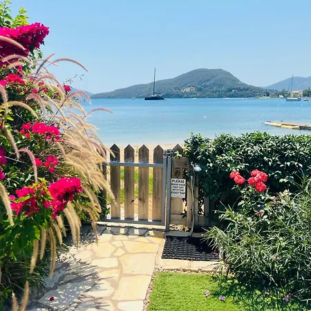 The Villa, Perigiali - Luxury Beachfront * Nydri (Lefkada)