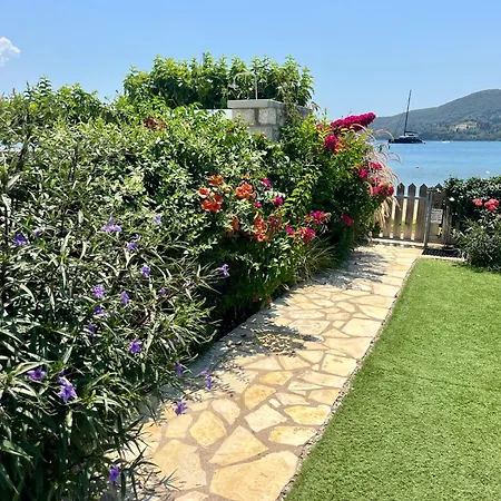 The Villa, Perigiali - Luxury Beachfront